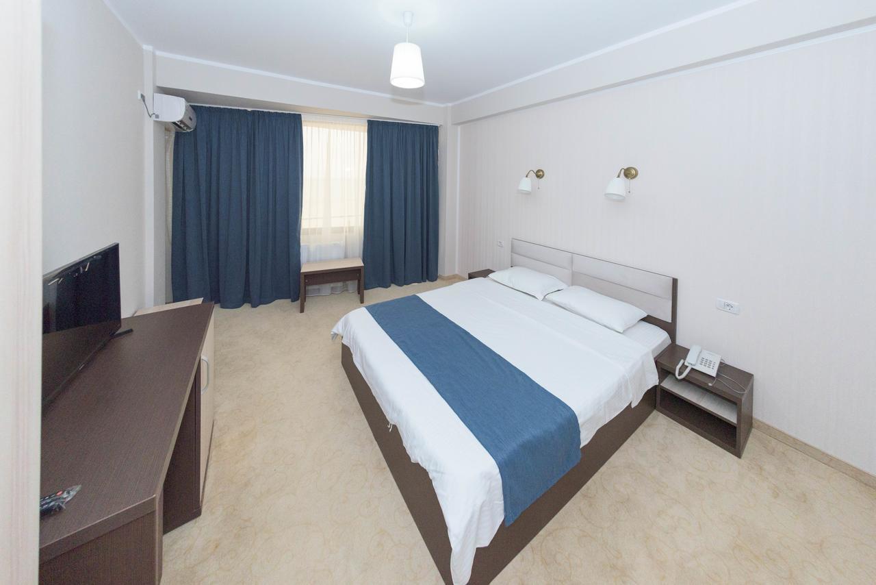 Hotel Promenada Mamaia Exterior foto