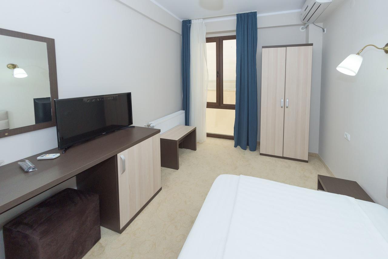Hotel Promenada Mamaia Exterior foto