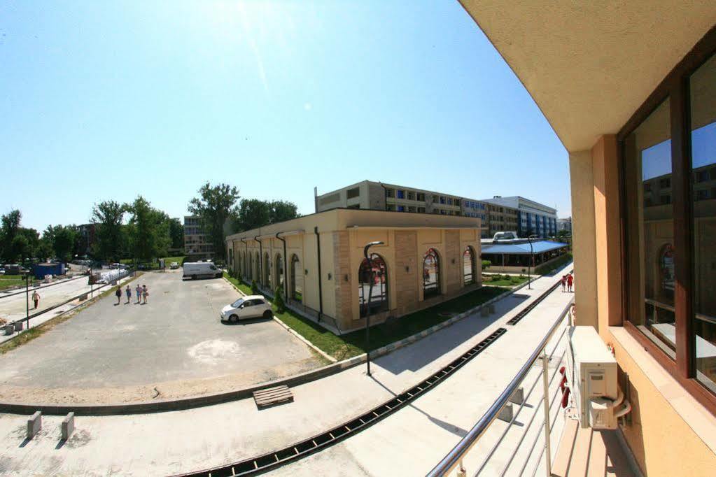 Hotel Promenada Mamaia Exterior foto