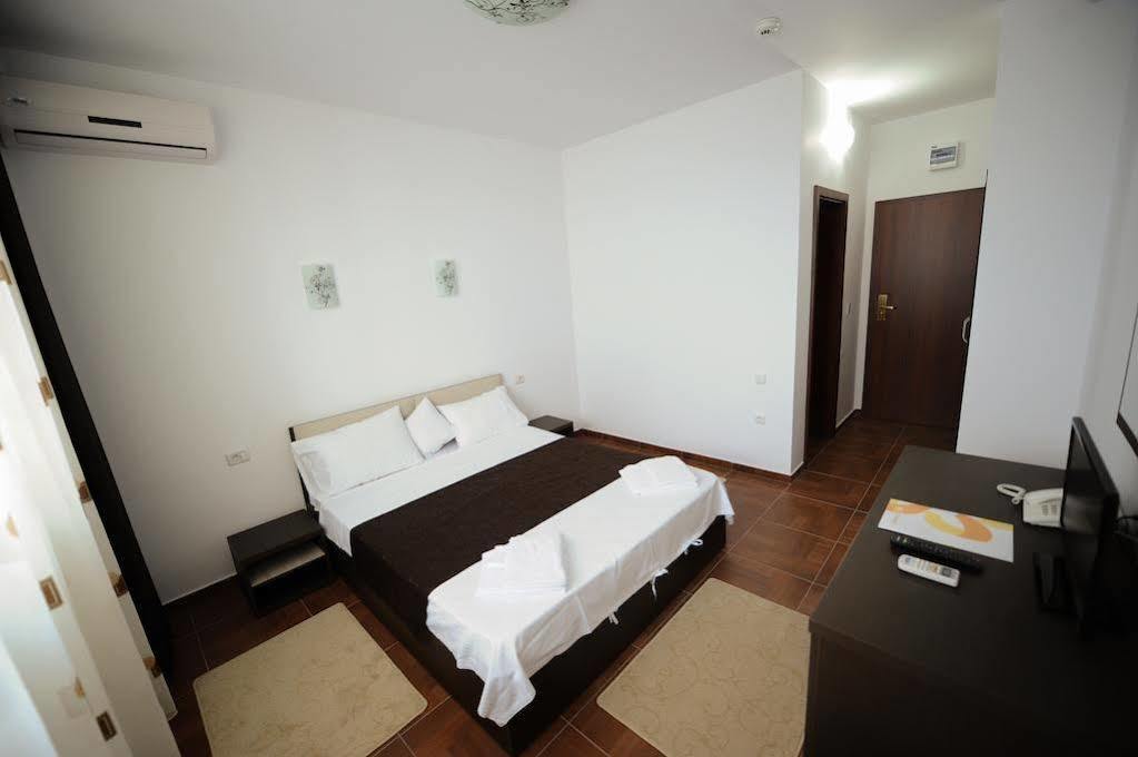 Hotel Promenada Mamaia Exterior foto